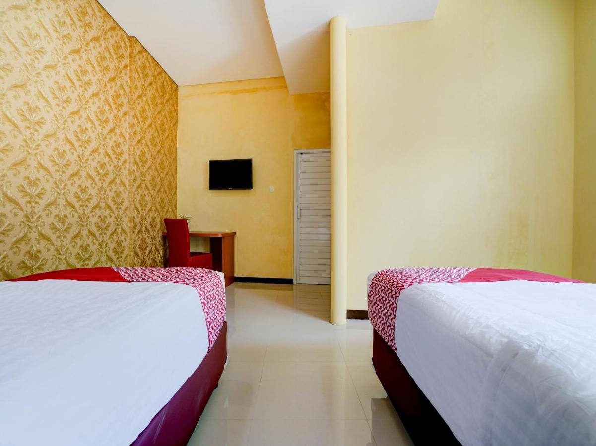 Oyo 90140 Nginep Yuuk Guest House Чиребон Екстер'єр фото