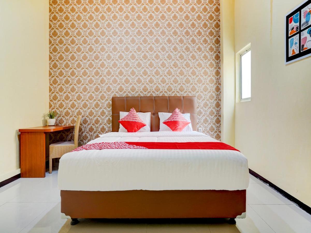 Oyo 90140 Nginep Yuuk Guest House Чиребон Екстер'єр фото