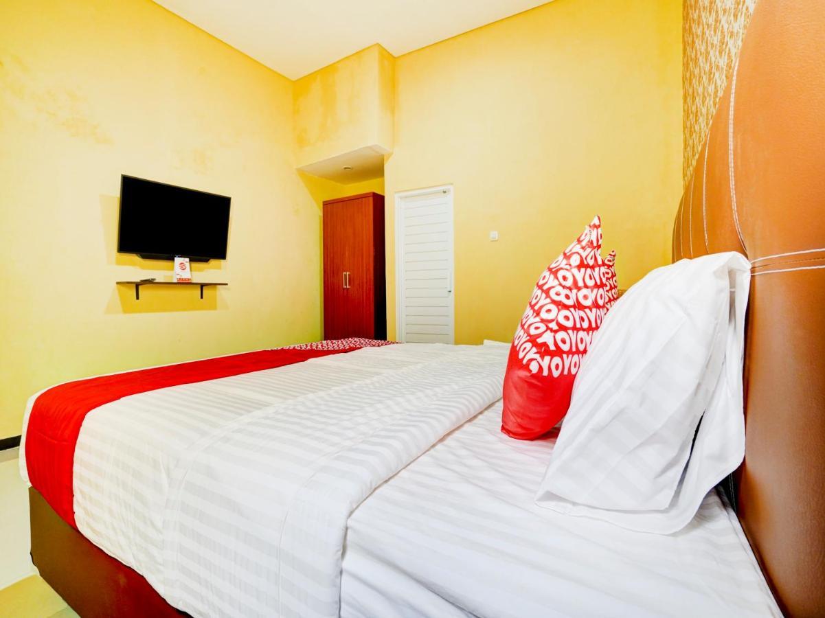 Oyo 90140 Nginep Yuuk Guest House Чиребон Екстер'єр фото
